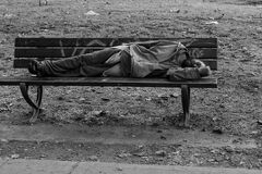 Pohled na fenomén chudoby  –  jeho možné souvislosti a konsekvence (několik postřehů)